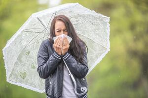 KAKO TEMPERATURA PADA SLABI I NAŠ IMUNITET: Kiša ne može da vas razboli, ali hladan vazduh može