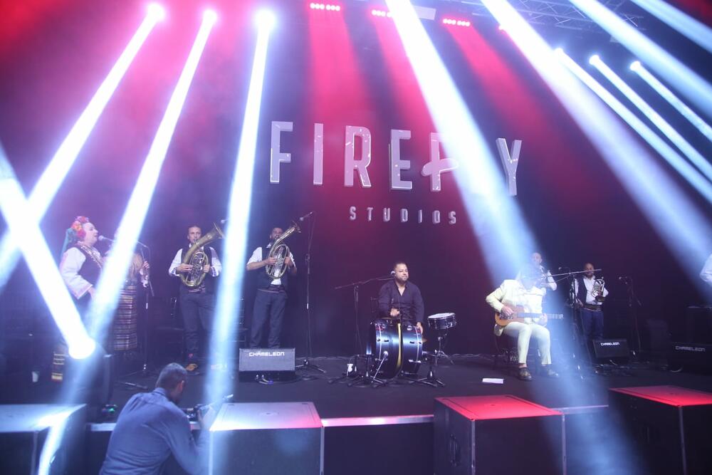 Firefly, Fajerflaj, filmski studio