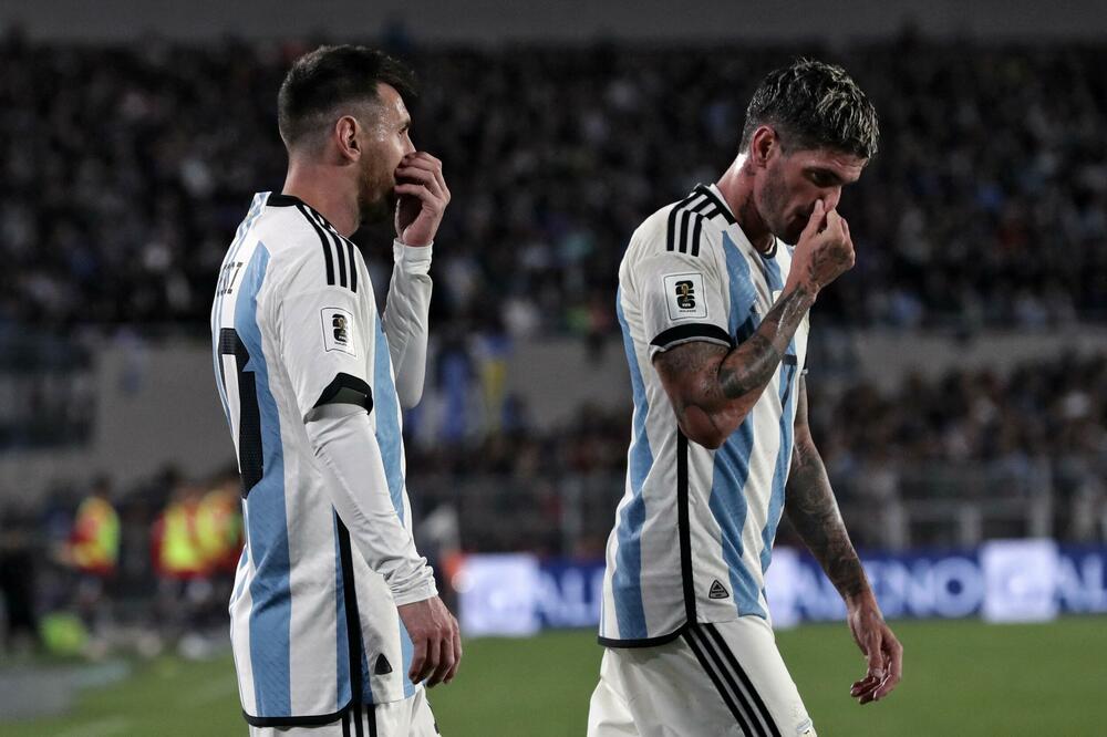 MESI DVA PUTA POGODIO STATIVU, ALI LOPTA NIJE ŽELELA U GOL! Argentina pobedila Paragvaj, upisana je i treća pobeda!
