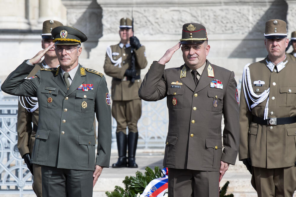 GENERALN MOJSILOVIĆ KOD BERENDIJA: Načelnik Generalštaba Vojske Srbije u poseti Mađarskoj