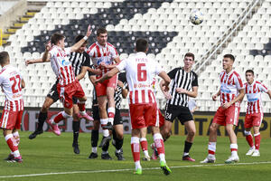 VEČITI SA PENALA NA RAVNE ČASTI! Partizan i Crvena zvezda remizirali u omladinskom derbiju! (FOTO, VIDEO)