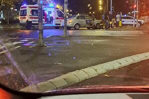 TEŠKA SAOBRAĆAJKA NA NOVOM BEOGRADU: Dva automobila se čeono sudarila (FOTO)