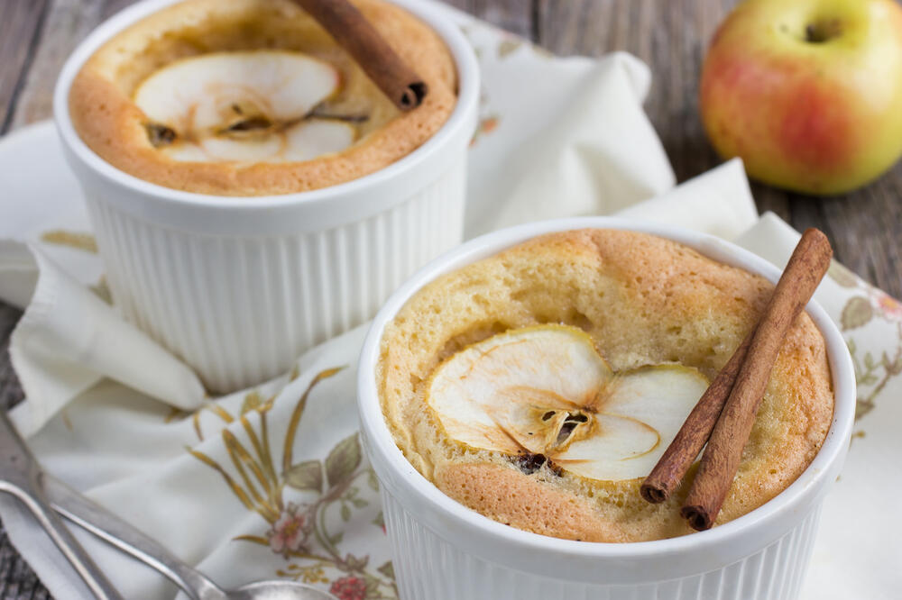 PRELEPI SLATKIŠ OD SAMO 5 SASTOJAKA! Sprema se lako i apsolutno je preukosan: Sufle od jabuka je savršen dezert za hladnu jesen!