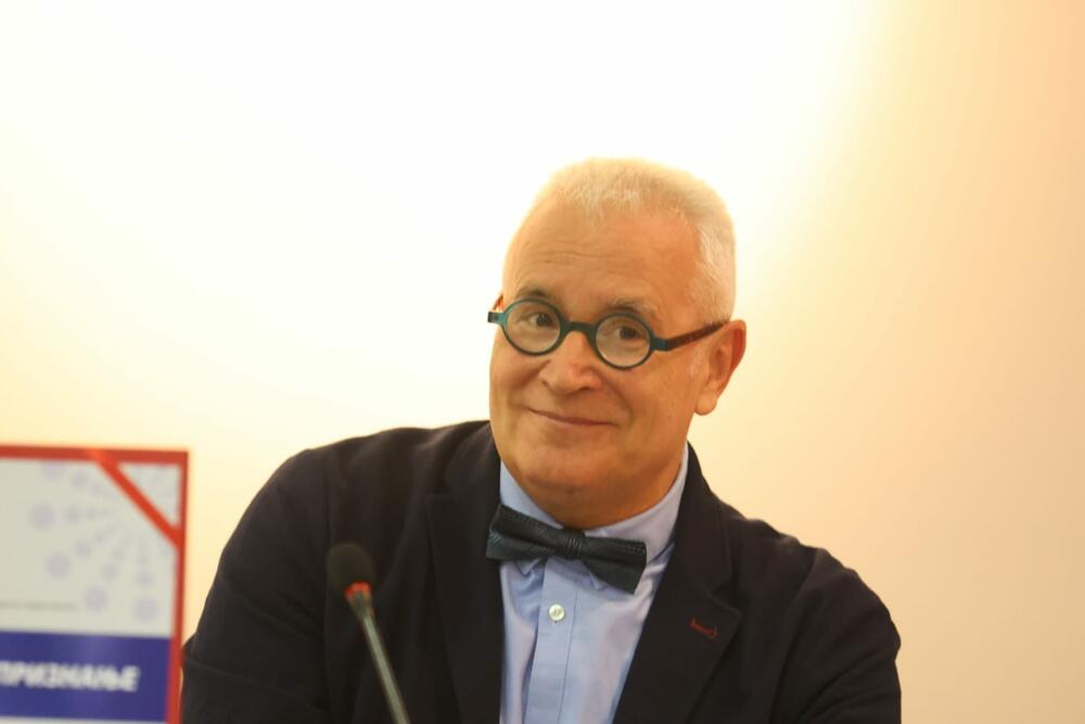 Prof. dr Siniša Pavlović