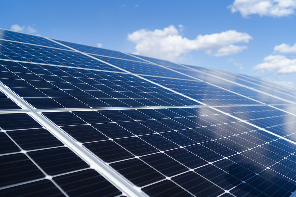 NOVI KILOVATI EPS IZ SUNCA: Solarni paneli instaliraće se na krovovima spolјnih objekata termoelektrana „Nikola Tesla“ A i B