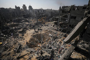 GAZA SRAVNJENA SA ZEMLJOM: Snimci pre i posle bombardovanja pokazuju kako je enklava RAZORENA! (VIDEO)