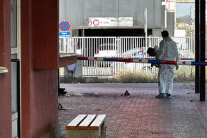 UZNEMIRUJUĆE, PRVE SLIKE TRAGEDIJE U ČAČKU: Muškarac se razneo bombom na železničkoj stanici (FOTO)