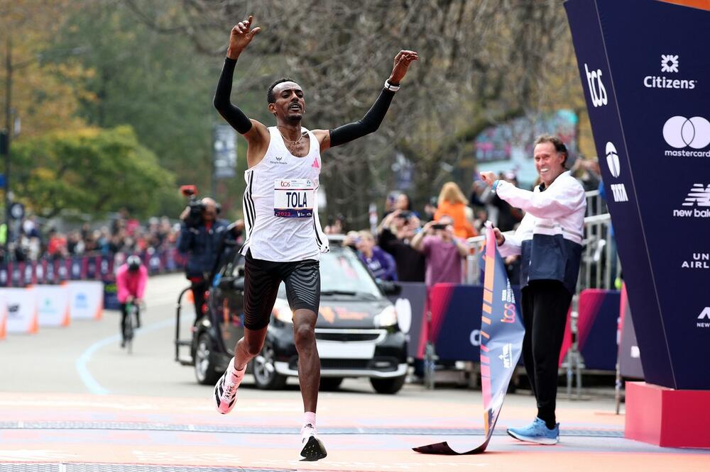 OBORIO REKORD I SLAVIO U VELIKOM STILU: Etiopljanin Tola pobednik njujorškog maratona