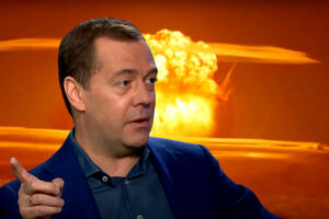 "AKO POČNE RAT RUSIJE I NATO, NEĆEMO IMATI IZBORA" Medvedev ponovo preti! Nema rovova i artiljerije, odgovor će biti ZASTRAŠUJUĆ
