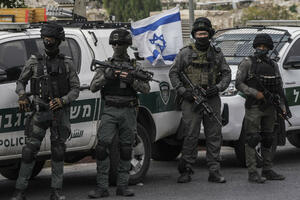 TERORISTIČKI NAPAD U JERUSALIMU! Ranjena dva izraelska policajca, jedan u kritičnom stanju, UBIJENI NAPADAČ imao 16 godina (VIDEO)