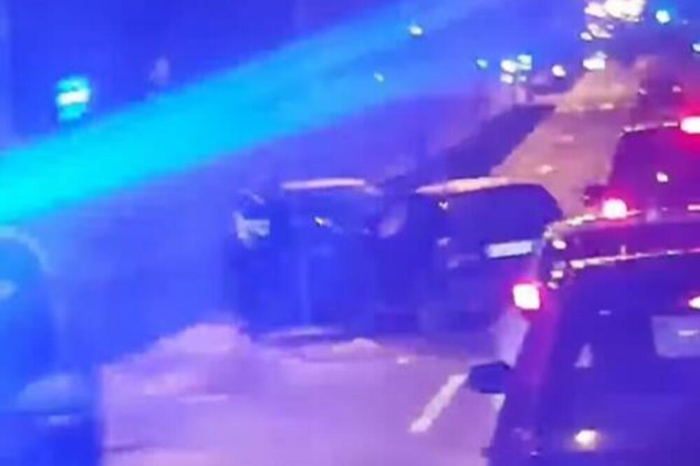 PRVI SNIMCI UŽASA NA VOŽDOVCU: Jedan od vozača ušao u Bulevar u kontrasmeru, drugom posle sudara noga bila skoro odsečena (VIDEO)