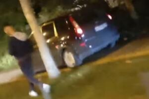 KAKVA BAHATOST! Pešaci se sklanjaju u stranu dok manijak vozi po trotoaru u jednom beogradskom naselju VIDEO