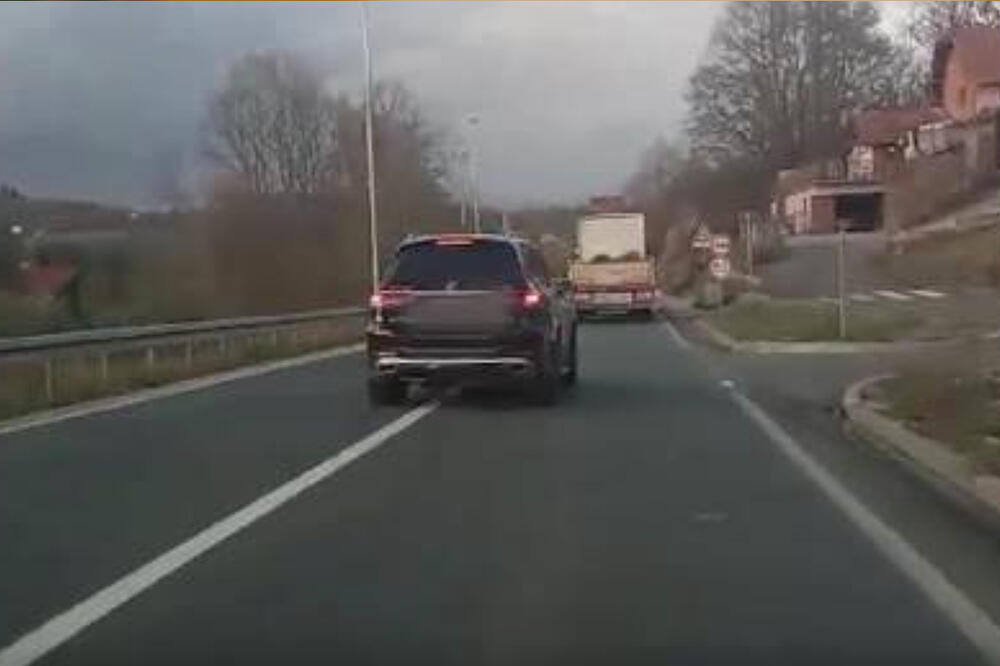 LADNO PRETIČE I NA DUPLU PUNU: Bahati vozač džipa ne mari ni za propise ni za živote! VIDEO