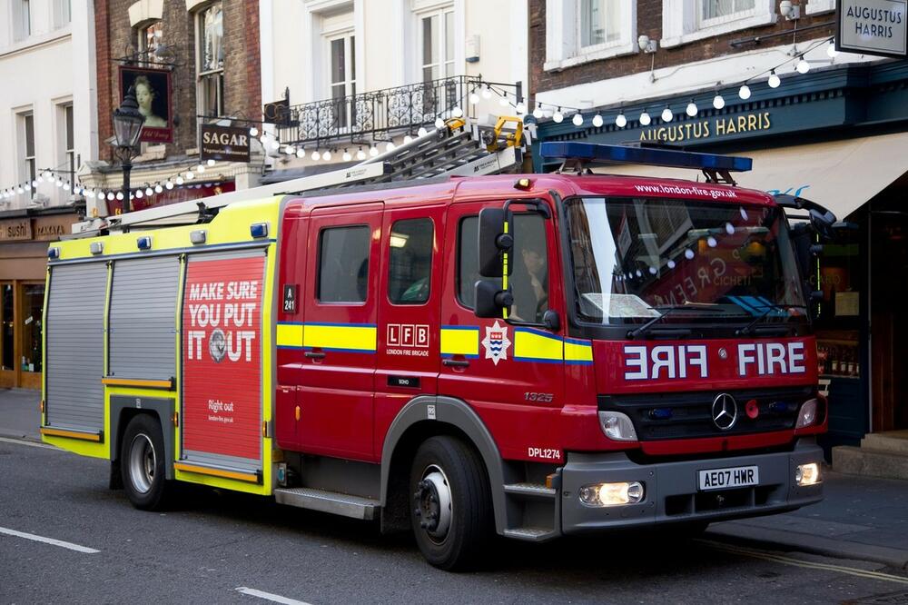 TRAGEDIJA U LONDONU! U požaru u kući izgorelo petoro članova porodice, među žrtvama i deca
