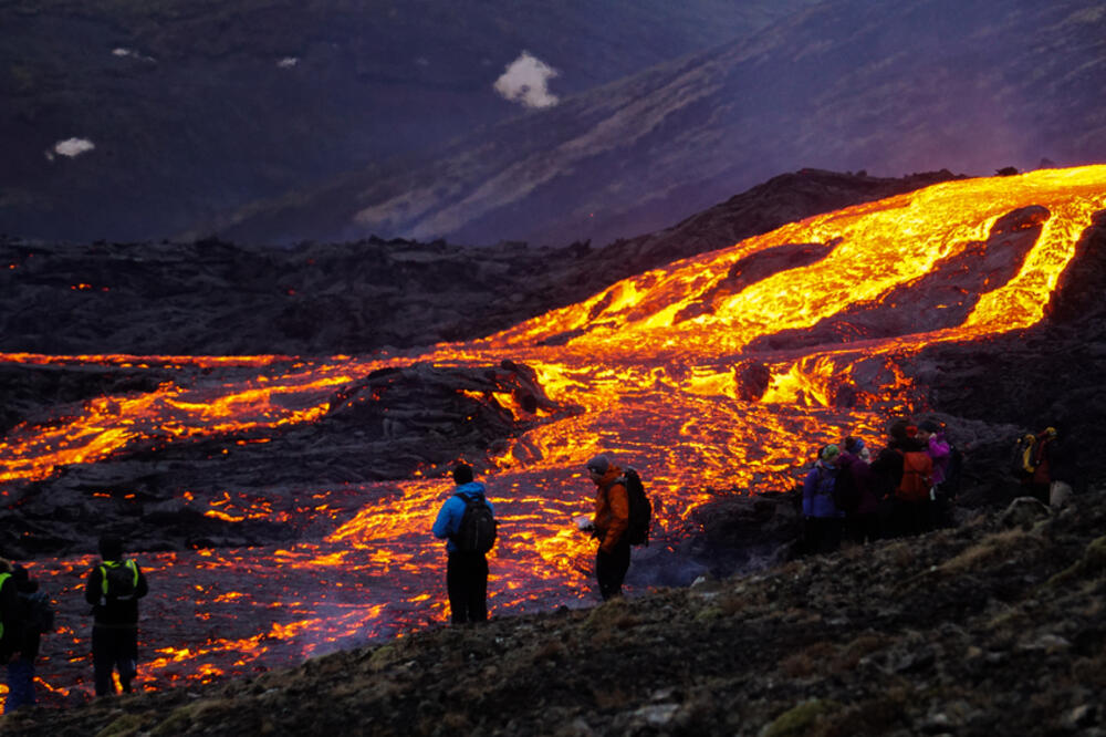 DRAMA NA ISLANDU: Erupcija vulkana moguća SVAKOG TRENUTKA! Od ponoći čak oko 800 zemljotresa