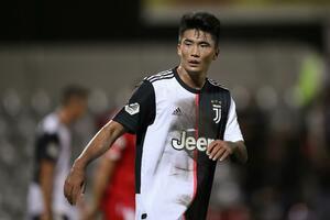 PRONAĐEN FUDBALER IZ SEVERNE KOREJE POSLE TRI GODINE: Potpisao je za Juventus, a onda je došla KORONA i mladić je nestao!