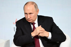 NE UKLAPAMO SE U LOGIKU ZAPADNIH RASISTA I KOLONIZATORA! Putin: Smeta im velika i multinacionalna zemlja kao što je Rusija
