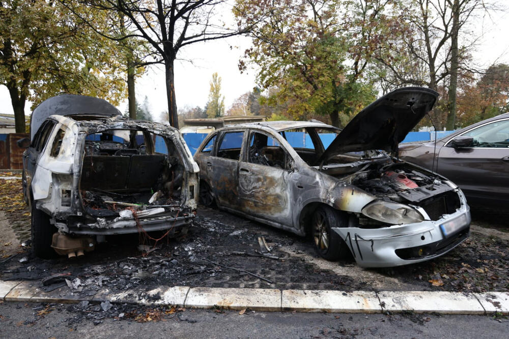 Dedinje, zapaljeni automobili, izgoreli automobili, Aleksandar Seničić