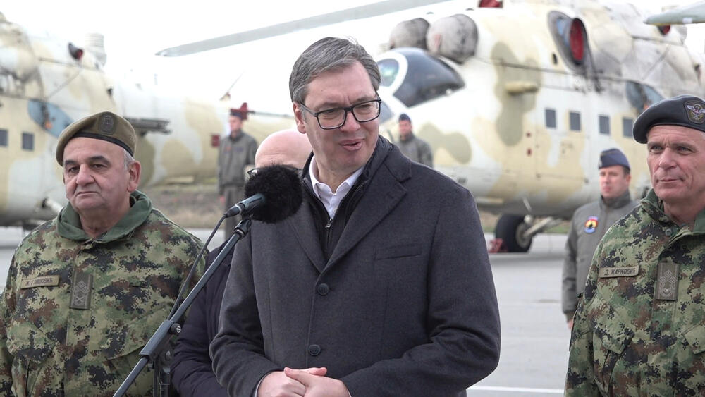 Aleksandar Vučić, vojna oprema, Batajnica, vojni aerodrom Batajnica