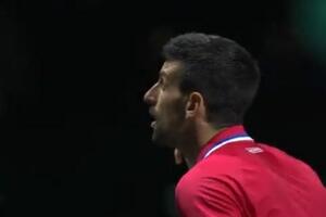 NE ČUJEM VAS! RAT SE NASTAVLJA: Pogledajte kako je Novak Đoković utišao bezobrazne navijače Velike Britanije VIDEO