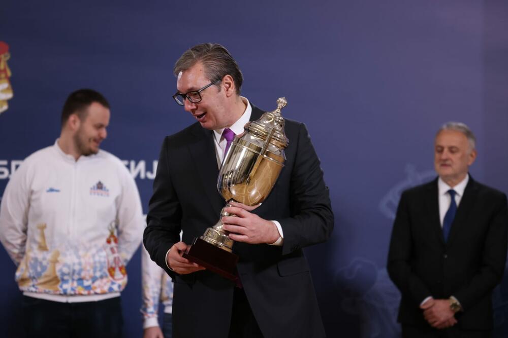 Aleksandar Vučić, šahisti, muška šahovska reprezentacija