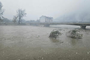 OHRABRUJUĆE VESTI! UKINUTA VANREDNA SITUACIJA U PRIJEPOLJU: Reka Lim povukla se u svoje korito, nivo ispod 200 centimetara (FOTO)