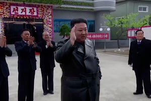 PRVI IZBORI U ISTORIJI SEVERNE KOREJE! Kim Džong Un izašao na glasanje, okupljeni APLAUDIRALI I KLANJALI SE predsedniku države
