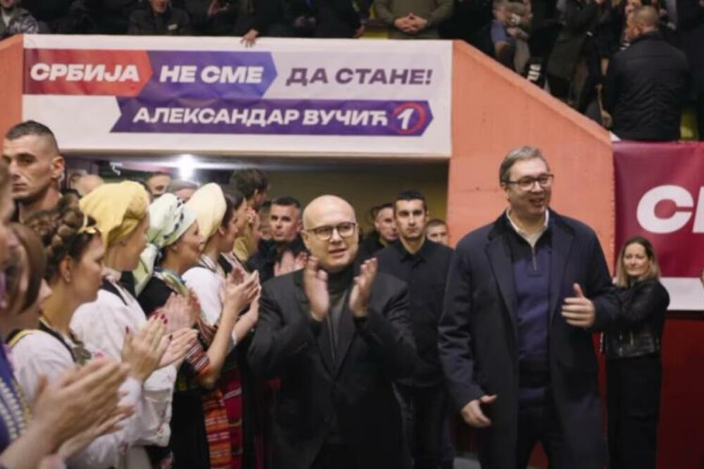"U POBEDE ZA SRBIJU I GLAVU GORE!" Vučić se zahvalio ljudima na OGROMNOJ podršci: Bez vas nismo ništa! (VIDEO)