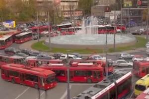 SAOBRAĆAJNI KOLAPS U BEOGRADU! Na Slaviji SVE STOJI! Velike gužve na svim većim saobraćajnicama POGLEDAJTE (VIDEO)