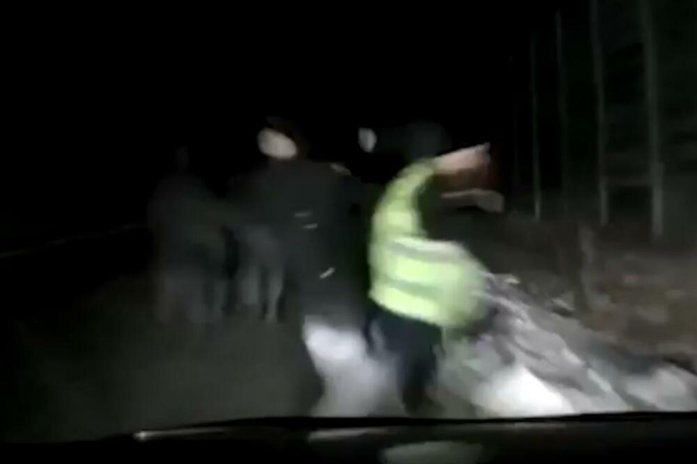 OFICIR PREGAZIO 11 RUSKIH VOJNIKA: Užasavajući snimak, izgubio kontrolu nad vozilom, nisu imali NIKAKVE ŠANSE da pobegnu (VIDEO)