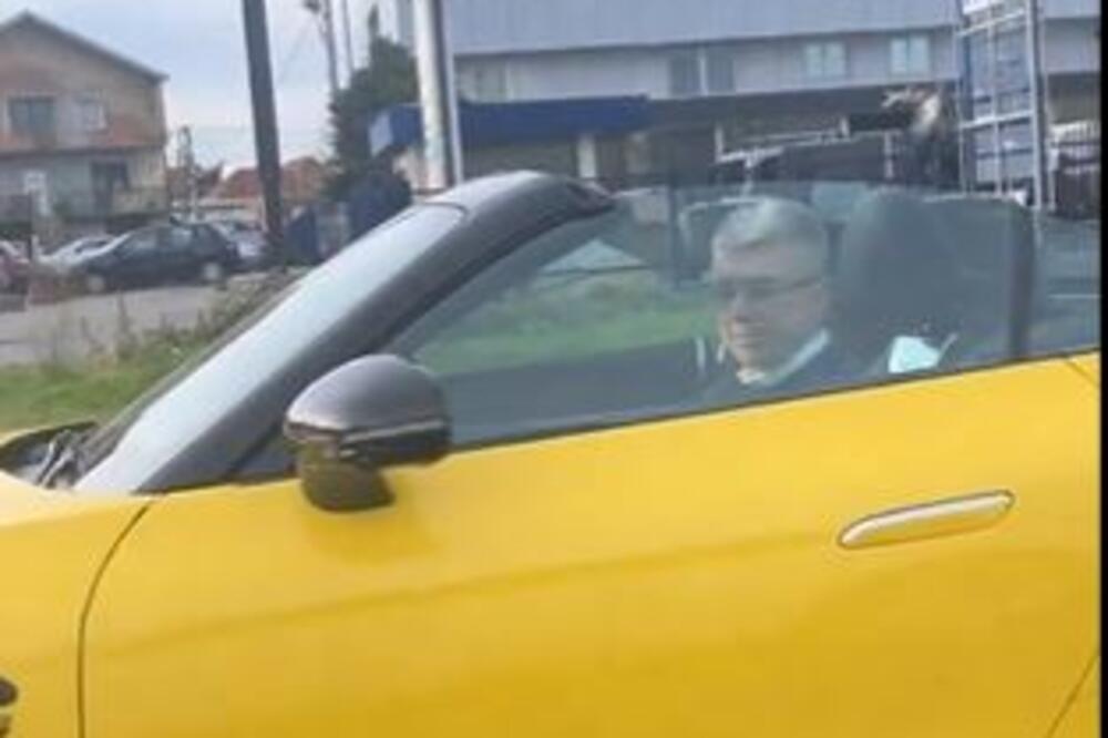 "KRALJU, IMA SE, JE LI?" Sašu Popovića snimali i provocirali dok se gradom vozi KABRIOLETOM od 230.000 €, njegova reakcija je HIT