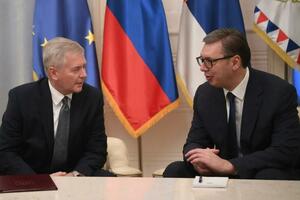 HVALA NA POŠTOVANJU SUVERENITETA I TERITORIJALNOG INTEGRITETA: Predsednik Vučić primio u oproštajnu posetu ambasadora Slovačke