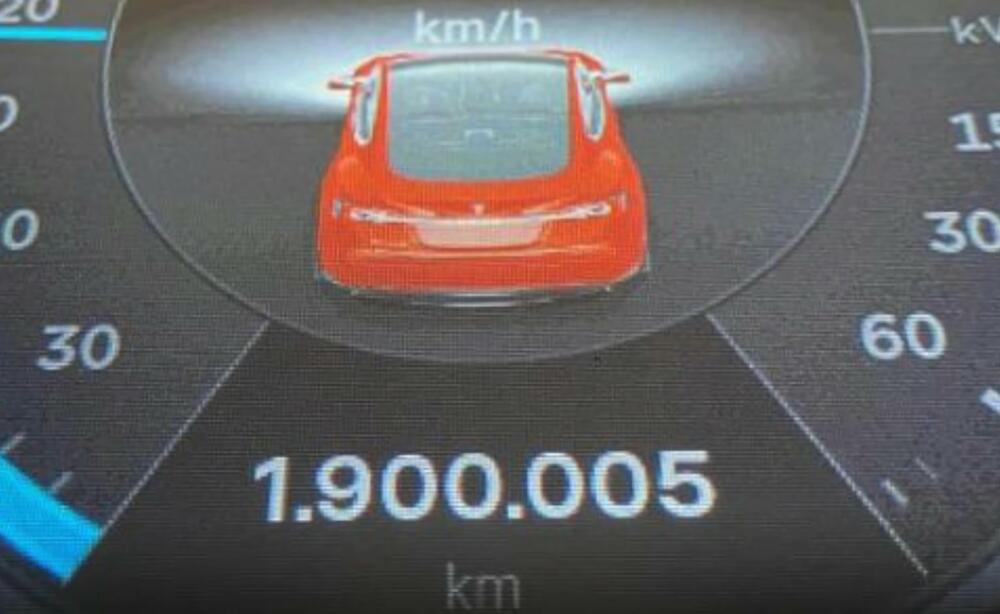 Telsa Model S, Tesla
