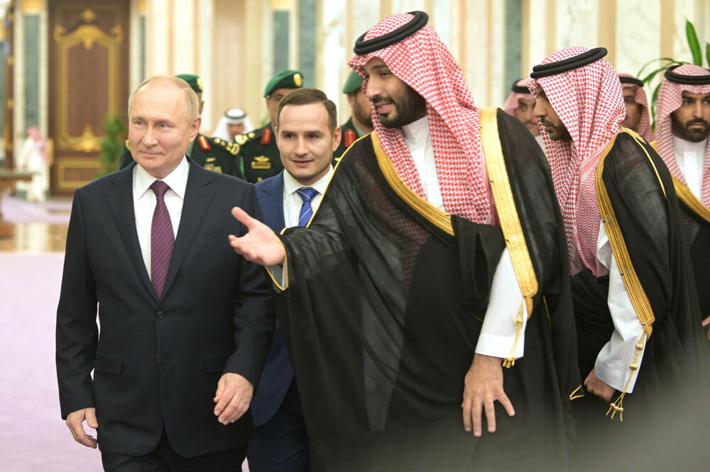 "POKUŠAJ IZOLACIJE RUSIJE SANKCIJAMA NIJE USPEO" Stručnjaci o poseti Putina Emiratima: Vodi se borba za uticaj na Bliskom istoku