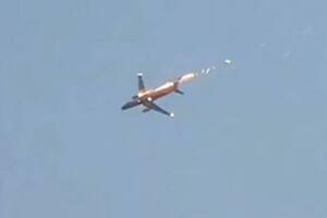 HAOS U AVIONU! Motor se pokvario na visini od 10 kilometara, cela letelica se tresla (VIDEO)