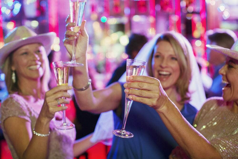 šampanjac, žurka, nazdravljanje
