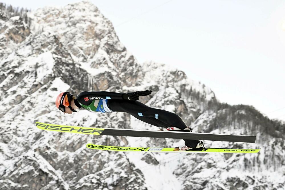 NEMAC UBEDLJIV NA DOMAĆOJ SKAKAONICI: Gajger pobedio u ski skokovima u Klingentalu