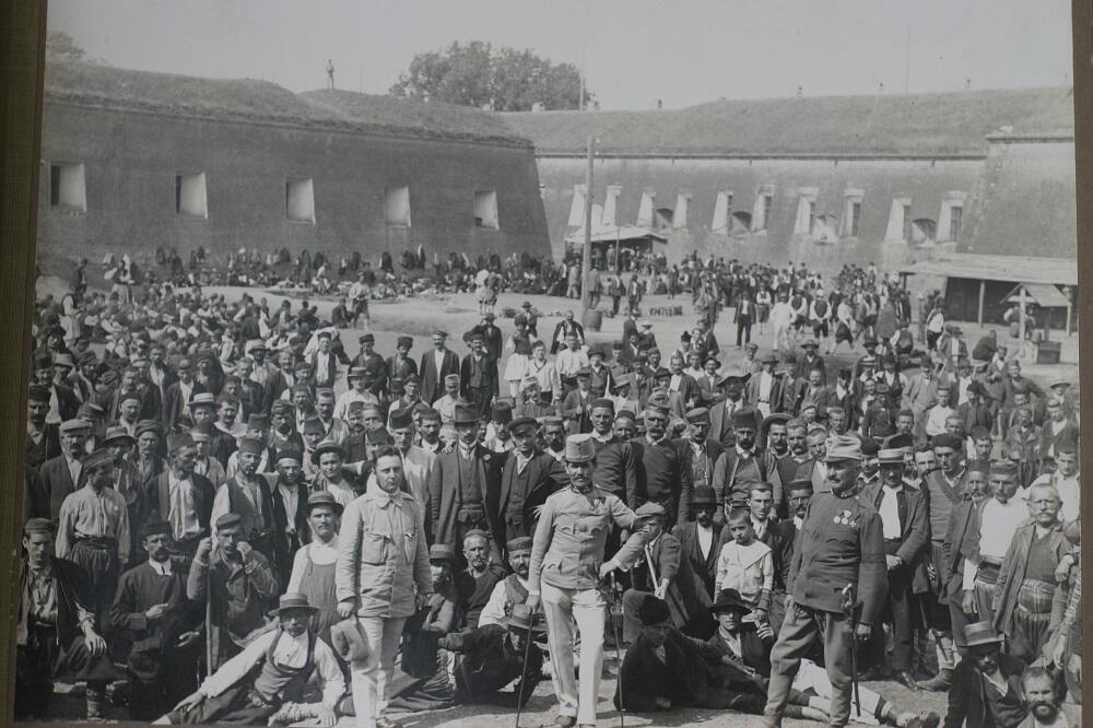 Stradanje Srba u logoru u Aradu, logor, Arad, Prvi svetski rat