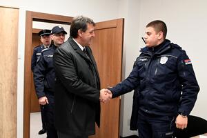 POTPUNO RENOVIRANA ISPOSTAVA POLICIJE U SUBOTICI! Ministar Gašić obišao policajce na zadatku u novim prostorijama (FOTO)