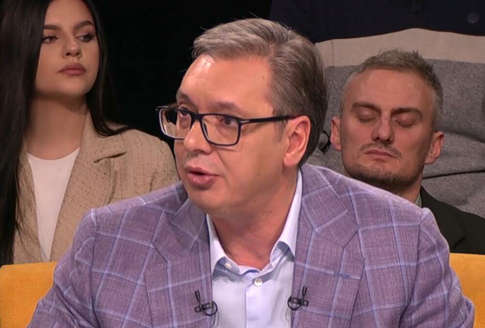 Ćirilica, Aleksandar Vučić