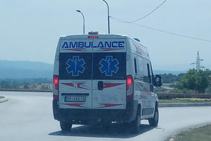 AUTOMOBILOM UDARIO U AUTOBUS: Saobraćajna nesreća u Futogu tokom popodneva, nema povređenih (FOTO)