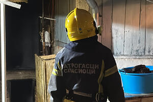 ČOVEK POKUŠAO DA SE ZAPALI Užas u Zeti, vatrogasci brzo reagovali: Povređeni životno ugrožen