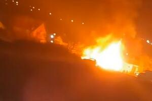 POŽAR NA UMCI: Gori porodičnu kuću, crni dim na sve strane, vatra je ubrzo lokalizovana! (VIDEO)