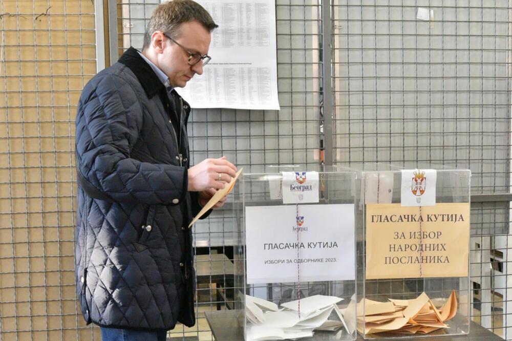 GLASAO PETAR PETKOVIĆ: Direktor kancelarije za KiM iskoristio glasačko pravo
