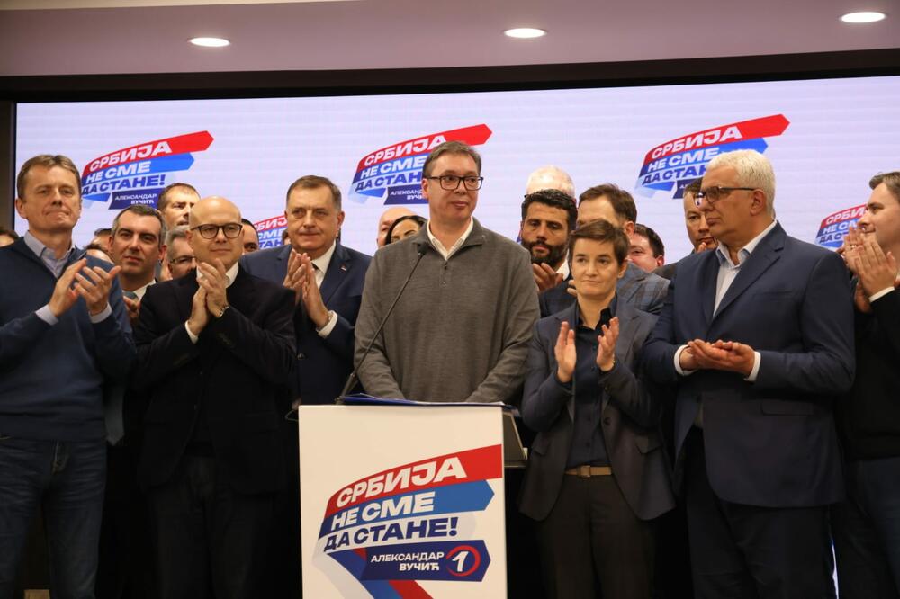 "SLEDEĆI IZBORI ĆE BITI 2027. GODINE" Predsednik Vučić iz sedišta SNS: Da vodimo zemlju napred