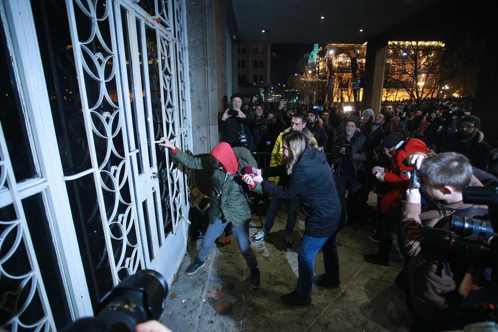 RIK, Republička izborna komisija, Srbija protiv nasilja, protest, neredi