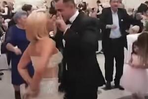 ISPLIVAO SNIMAK: Prljavi ples Jovane i dečka milionera! Pekar je IZLUDEO pokretima, a onda je STRASNO poljubio pred masom sveta