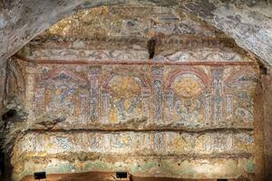 ARHEOLOŠKI DRAGULJU U CENTRU RIMA: Otkriven mozaik od školjki i korala star 2300 godina, a evo gde se nalazio! VIDEO