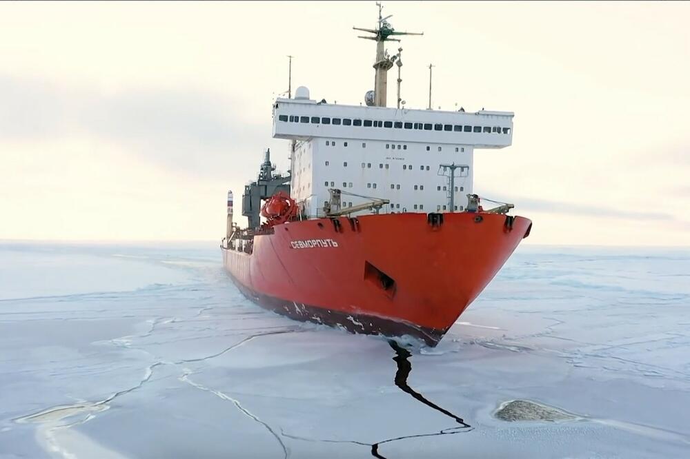 POŽAR IZBIO NA RUSKOM NUKLEARNOM BRODU! Drama na ledolomcu u severnoj luci Murmansk, borba s vatrom trajala SAT VREMENA