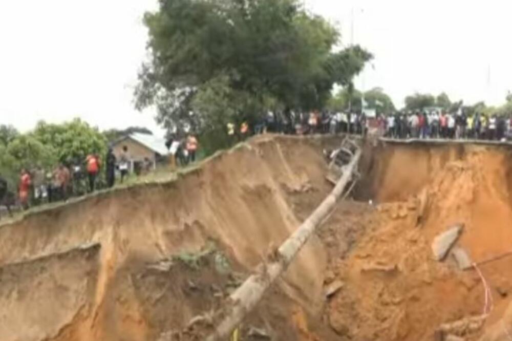 U KONGU POGINULO NAJMANJE 17 LJUDI: Strašne poplave pogodile centralni deo zemlje, stradalo 10 članova iste porodice